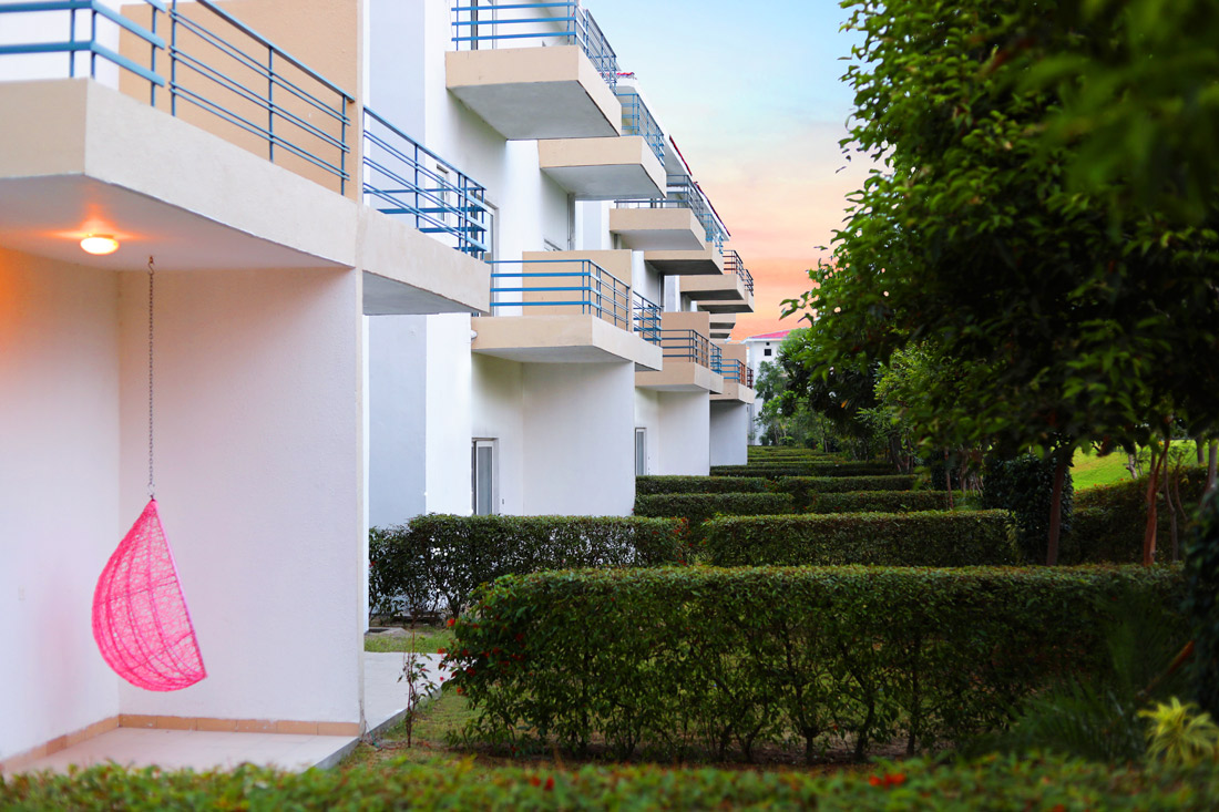 Paramount Golf Foreste Villas Resale Price Review At Greater Noida